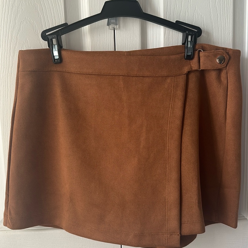 FASHION NOVA  cognac skort - Picture 2 of 3